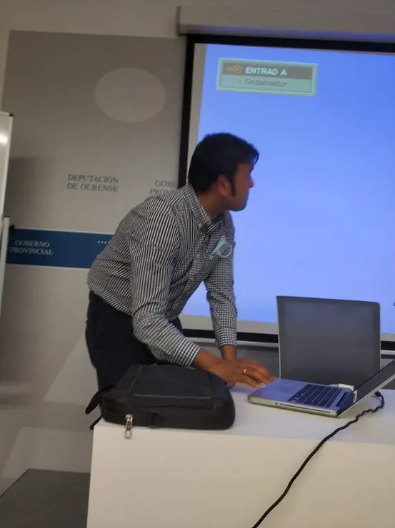 Totan kundu Preparando o acto.